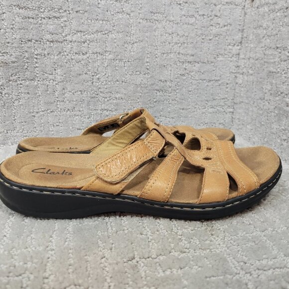 Clarks Women's Size US 10M Brown Leather Laser Cut Slip On Buckle Slide Sandals. - Picture 4 of 11